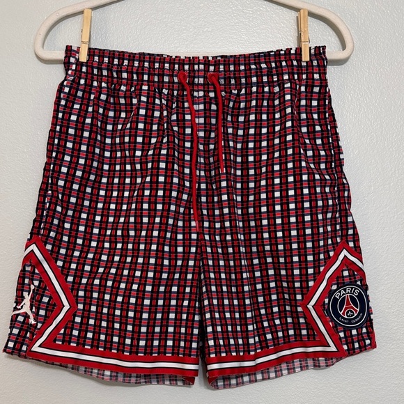 Jordan Women’s Paris Saint-Germain Plaid Woven Shorts - Picture 2 of 8